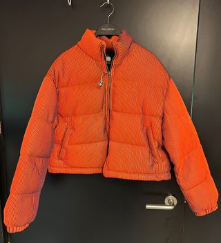 Abrigo naranja acolchado mujer Bershka