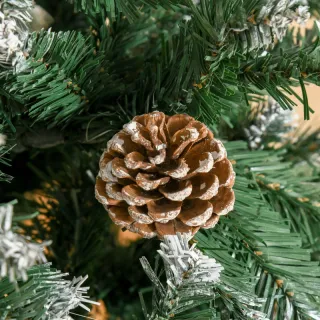 Árbol de Navidad con piñas