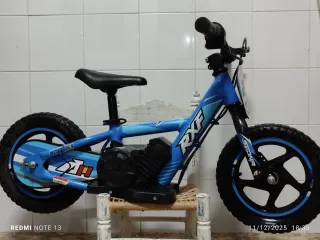 Bicicleta eléctrica RXF 12 azul