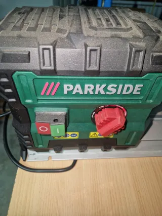 Torno de madera Parkside con accesorios