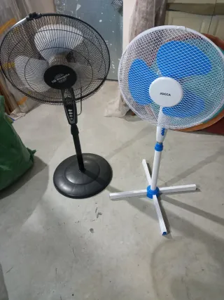 Lote 2 Ventiladores de Pie