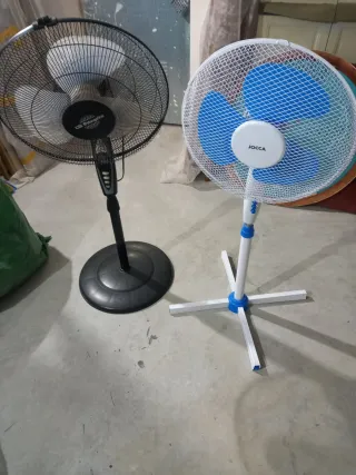 Lote 2 Ventiladores de Pie