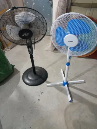 Lote 2 Ventiladores de Pie