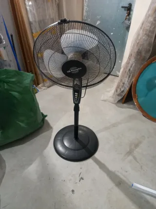 Lote 2 Ventiladores de Pie