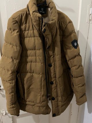 Abrigo acolchado marrón hombre con pelo por dentro