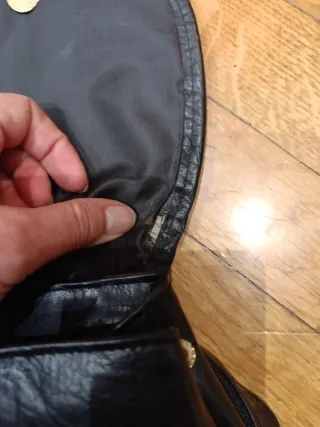 Mochila mediana cuero sintético negra