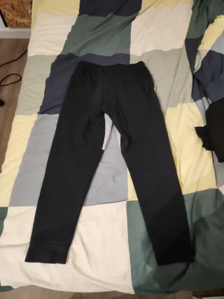 Pantalón Nike Tech Gris y Negro