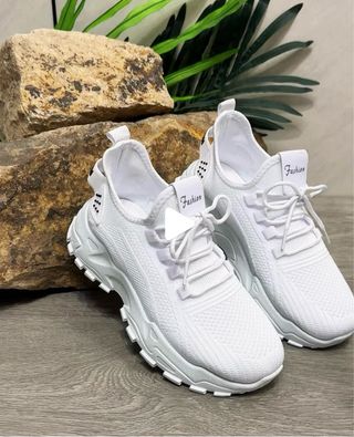 Zapatillas moda mujer cordones blancas