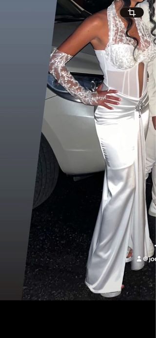 Vestido  echo a manos,corset ,blanco con guantes