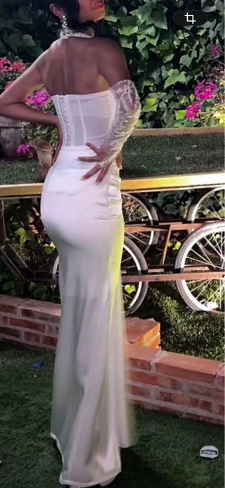 Vestido  echo a manos,corset ,blanco con guantes