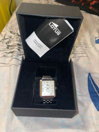 Reloj Lotus Plata y Blanco