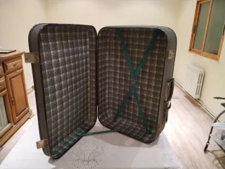 Maleta antigua gris y dorada