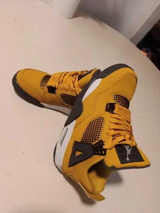 Zapatillas Jordan Talla 43 Amarillas