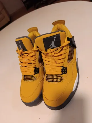 Zapatillas Jordan Talla 43 Amarillas