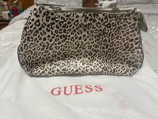 Bolso Guess Animal Print Beige/Negro