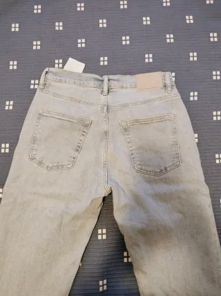 Pantalón vaquero hombre azul claro SARA