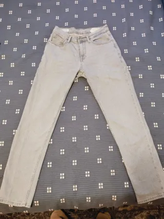 Pantalón vaquero hombre azul claro SARA