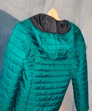 Anorak Stradivarius verde talla S