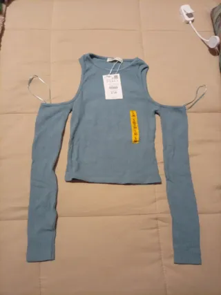 Top Hombro Descubierto Azul Talla S