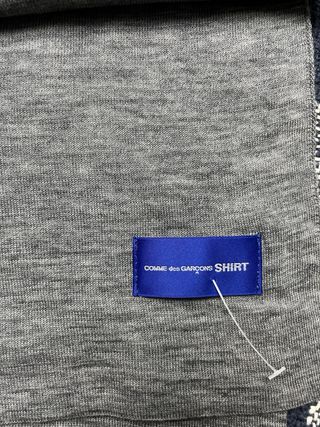 Bufanda gris Comme des Garçons