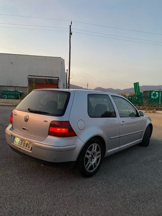 Volkswagen Golf 2002
