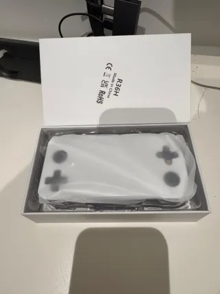 Consola Portátil R36H