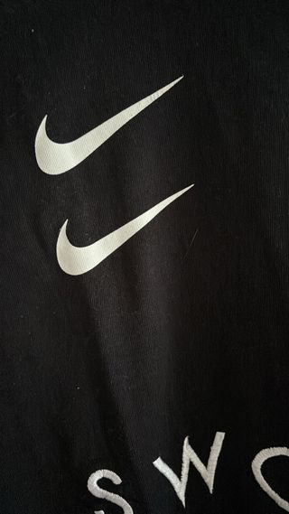 Camiseta Nike Swoosh Talla S