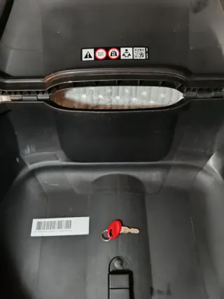 Baúl Shad 39 Carbono (Top Case)