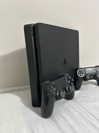 PS4 Slim 500GB + 2 Controller – Perfetta
