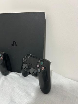 PS4 Slim 500GB + 2 Controller – Perfetta