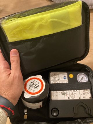 Kit antipinchazos para coche