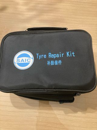 Kit antipinchazos para coche