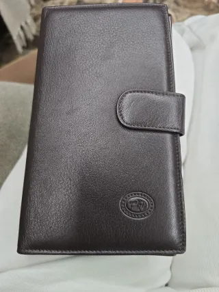 Cartera tarjetero de piel marrón