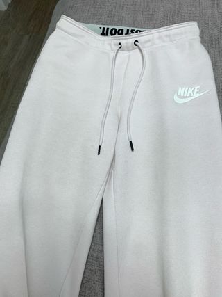 Pantalón chándal Nike rosa