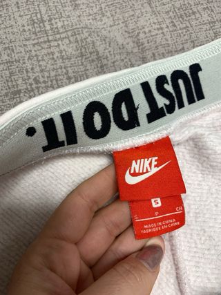 Pantalón chándal Nike rosa