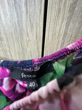 Blusa floral escotada