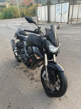 Kawasaki Z1000 Negra