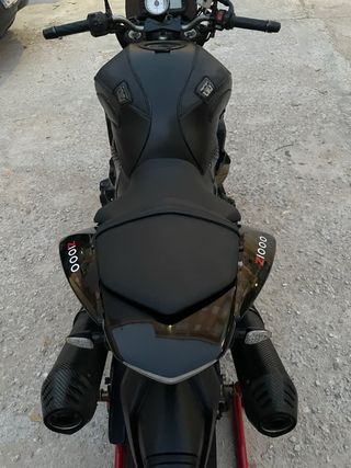 Kawasaki Z1000 Negra