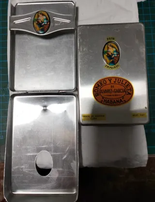 Caja Metálica para Puros Romeo y Julieta