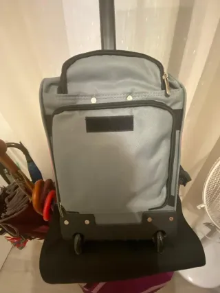 Maleta Mini Max con ruedas. Sin estrenar. 40x25x20