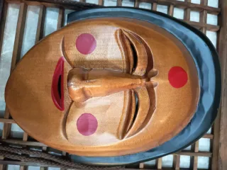 Cuadro de máscaras de madera