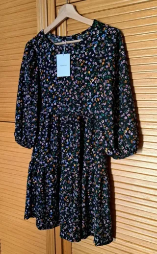 REBAJADO! Vestido corto Bershka estampado floral