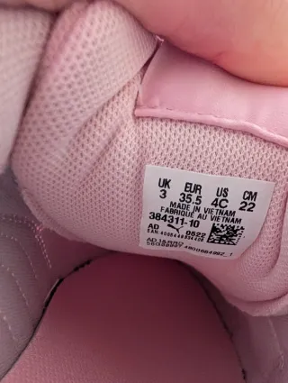 Zapatillas Puma rosas y blancas