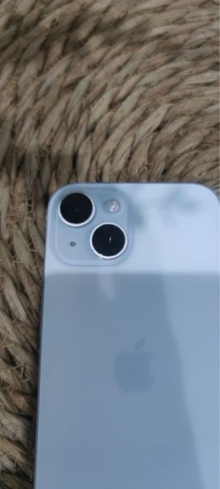 iPhone 15 azzurro chiaro