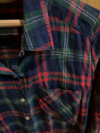 Camisa de cuadros azul y roja