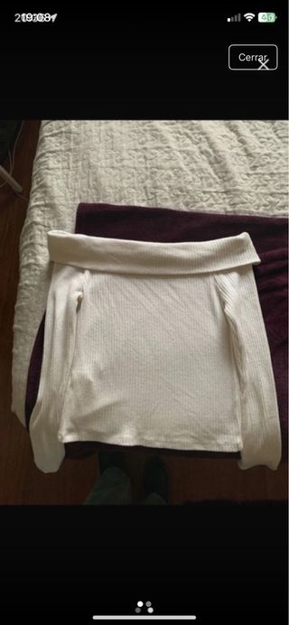 Blusa Stradivarius blanca escote Bardot