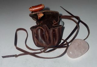 Colgante Cuero Artesanal Cuarzo Rosa