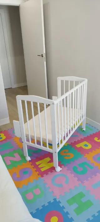 Minicuna de colecho blanca