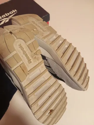 Zapatillas Reebok Gris y Negro Talla 36