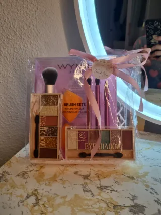 Kit Maquillaje WYNE: Sombras y Pinceles